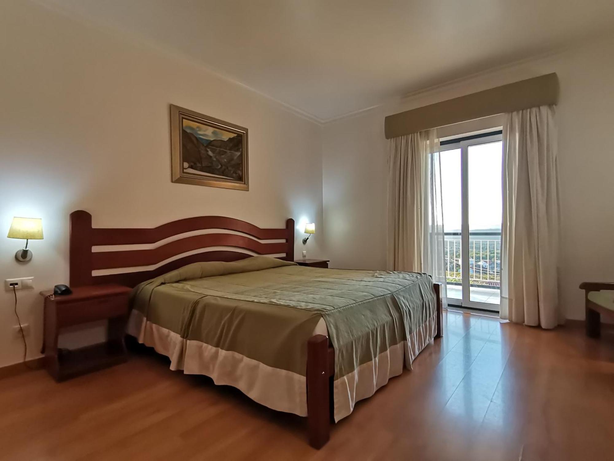 Hotel Quinta Dos Cedros Celorico Da Beira Oda fotoğraf